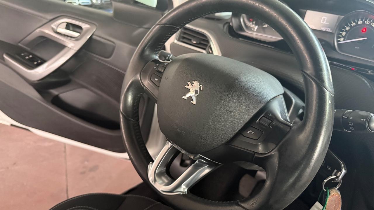 Peugeot 2008 BlueHDi 100 Black Matt