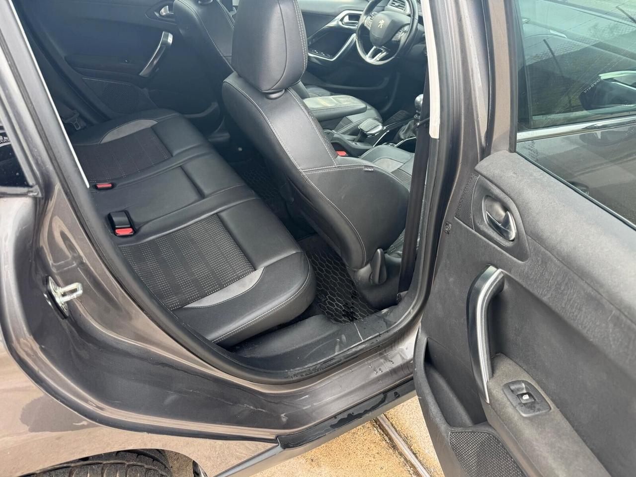 Peugeot 2008 1.6 e-HDi 115 CV Stop&Start Allure