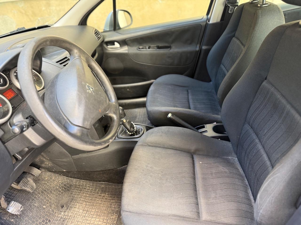 Peugeot 207 1.4 HDi 70CV 5p. ONE Line