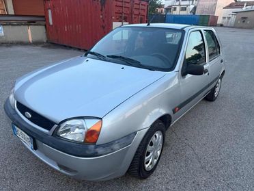 FORD Fiesta 1.2i 16V cat 5p Four senza nessun lavoro da fare