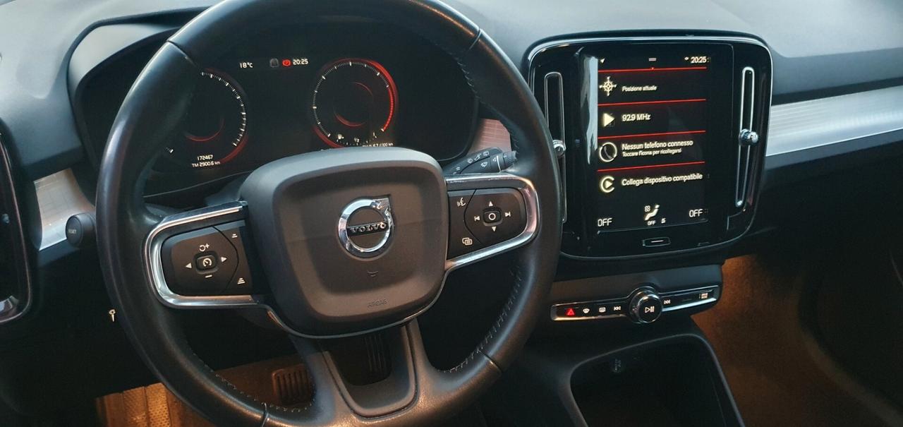 Volvo XC40 D3 R-design