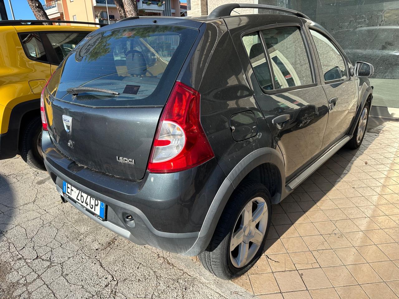 Dacia Sandero 1.5 dCi 70CV 2010 sinistrata