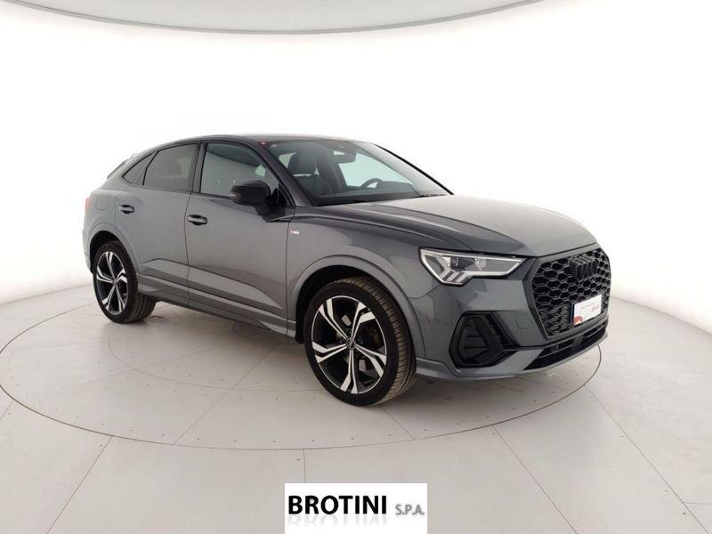 Audi Q3 Sportback 45 TFSI e S tronic Identity Black