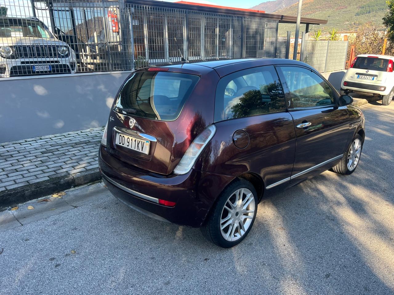 Lancia Ypsilon 1.4 benzina cambio automatico