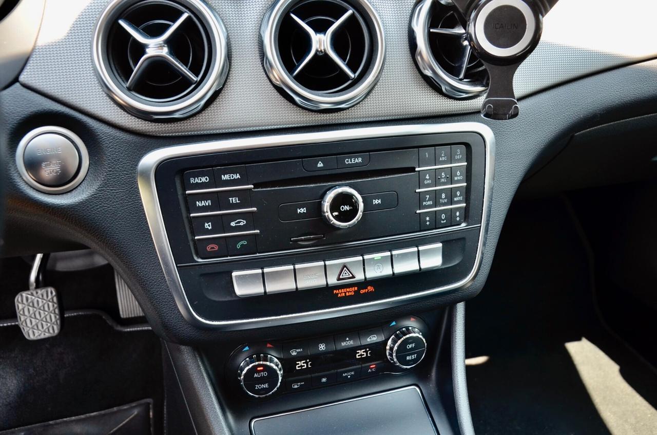 MERCEDES-BENZ GLA 200 SPORT 156cv MANUALE, EURO 6B, UFF ITALIANA, FULL LED HIGH BEAM, RETROCAMERA, NAVI, 19", PERMUTE
