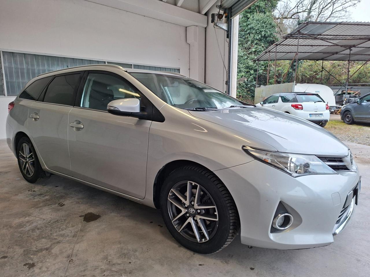 Toyota Auris Touring Sports 1.8 Hybrid Active