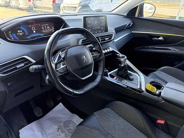 Peugeot 3008 1.5 BlueHDi 130 CV Allure