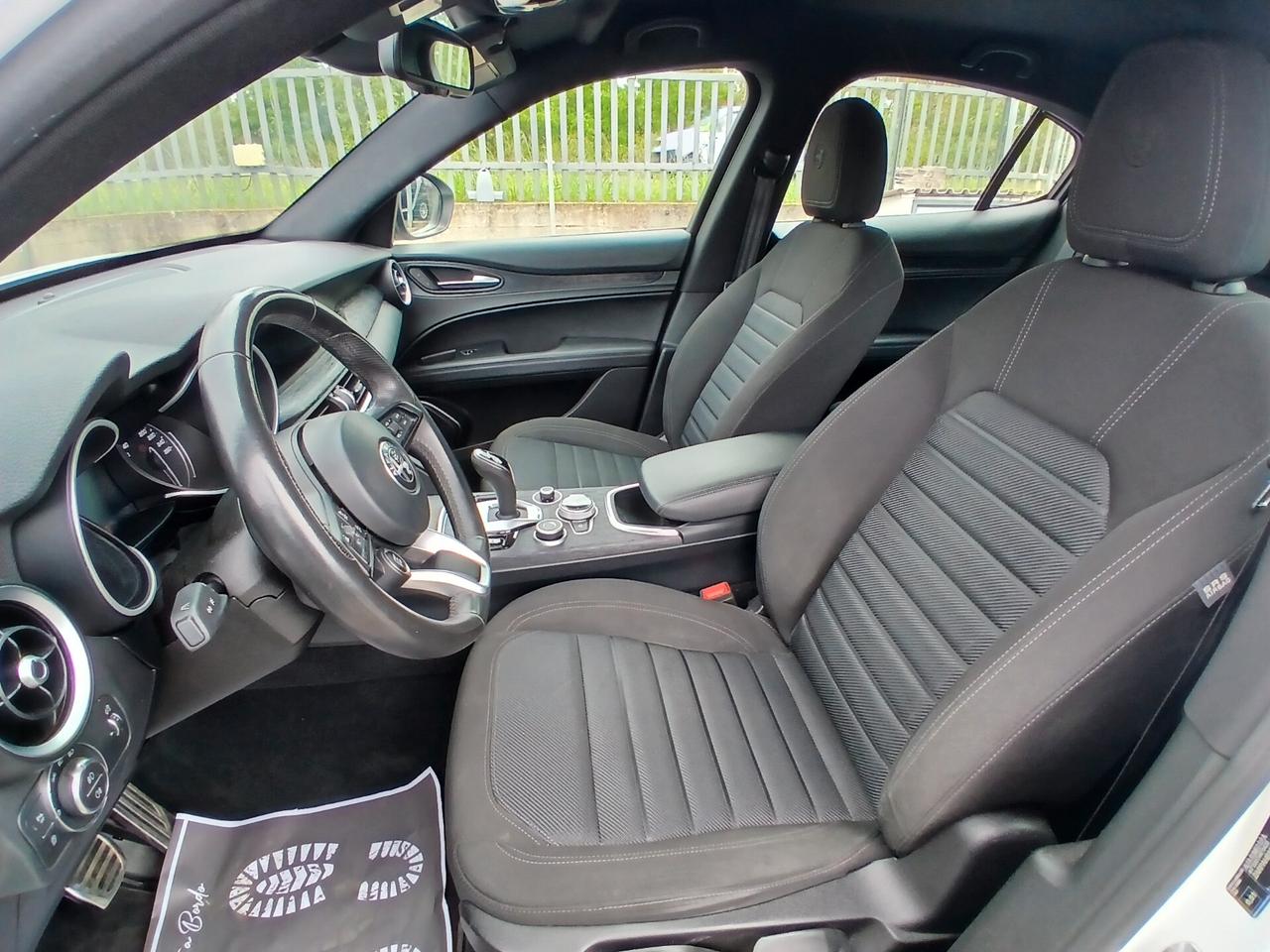 Alfa Romeo Stelvio 2.2 Turbodiesel 190 CV AT8 RWD Business