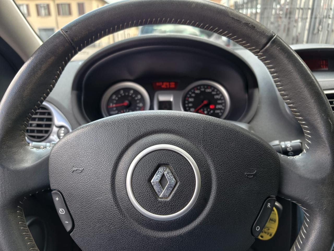 Renault Clio 1.2 16V 3 porte Le Iene