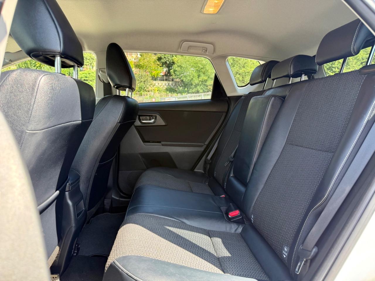 Toyota Auris 1.8 hsd executive