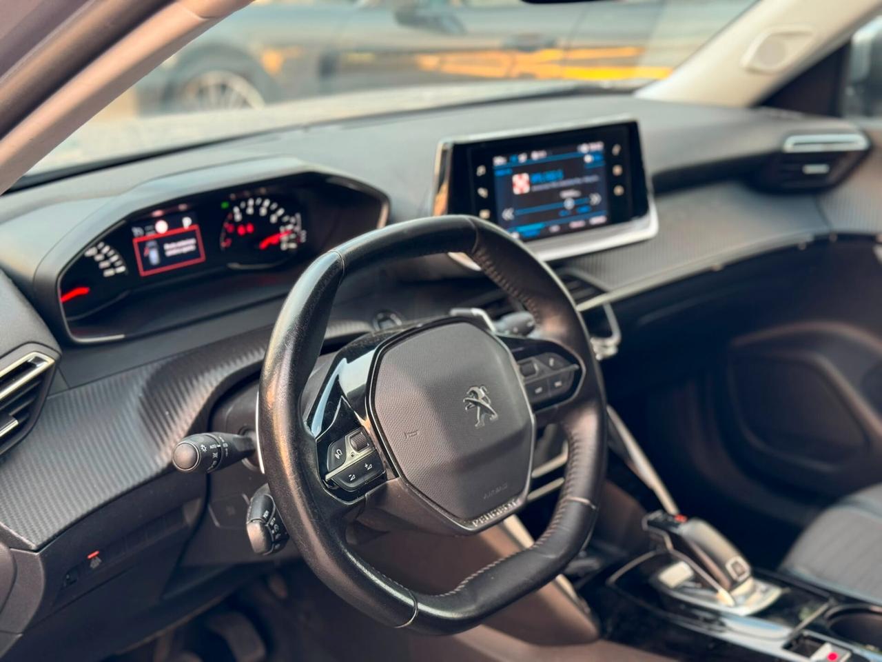 Peugeot 2008 BlueHDi 130 S&S EAT8 Allure