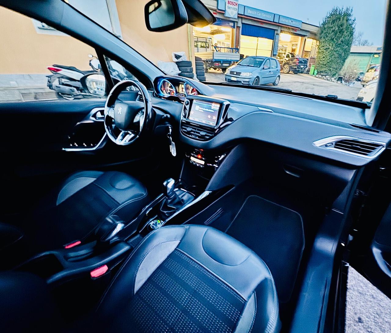 Peugeot 2008 PureTech Turbo 110 S&S Black Matt