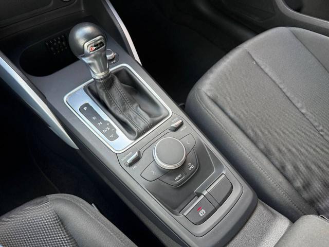 AUDI Q2 35 TDI S tronic Business