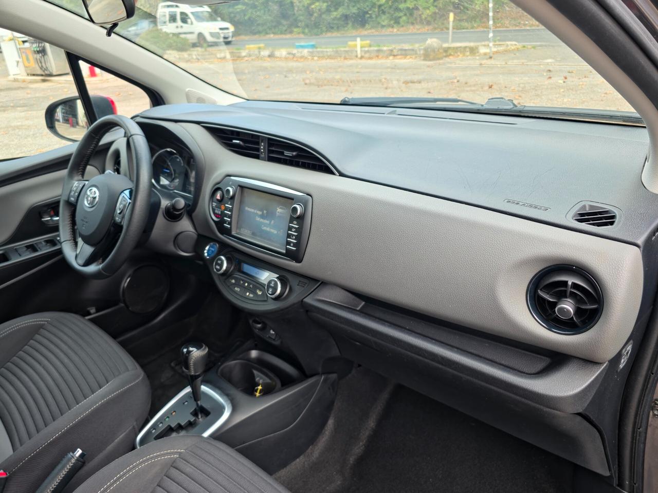 Toyota Yaris 1.5 Hybrid 5 porte Business E6 Automatico NEO 2018