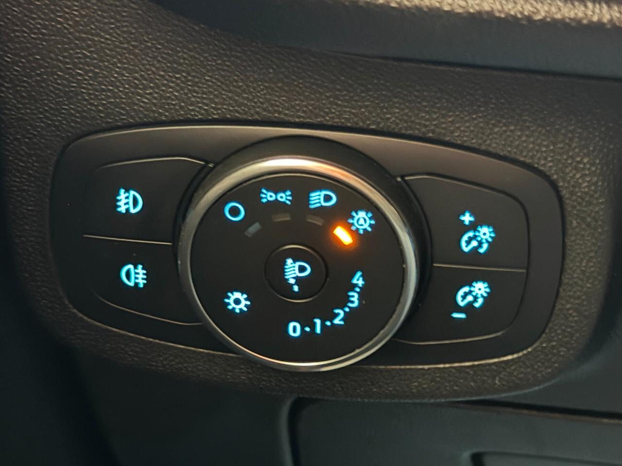 Ford Fiesta 1.5 EcoBlue TITANIUM NAVI/LED/MULTI