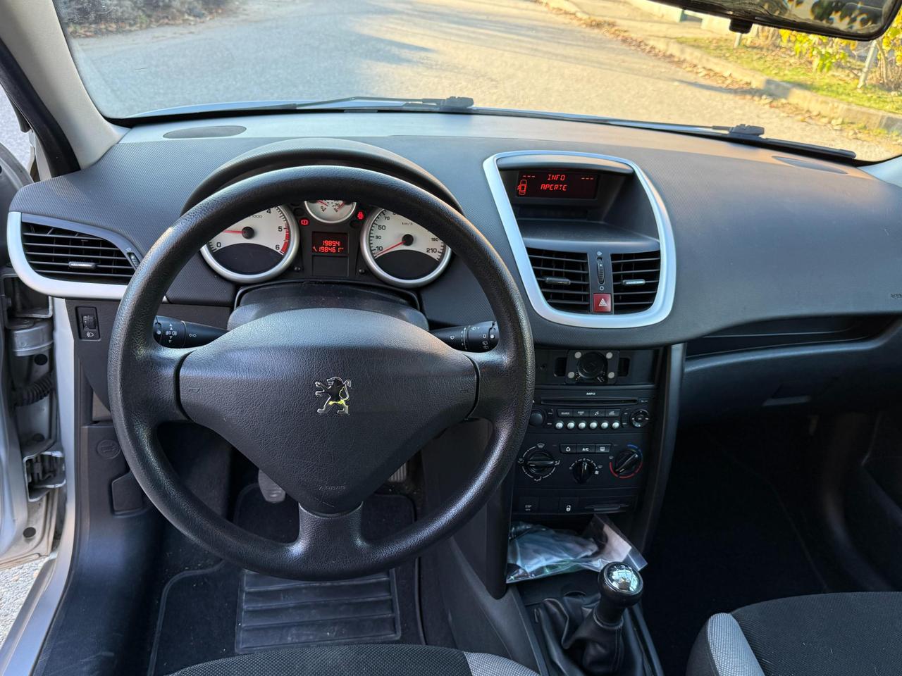 Peugeot 207 5 Porte 207 5p 1.4 hdi XT