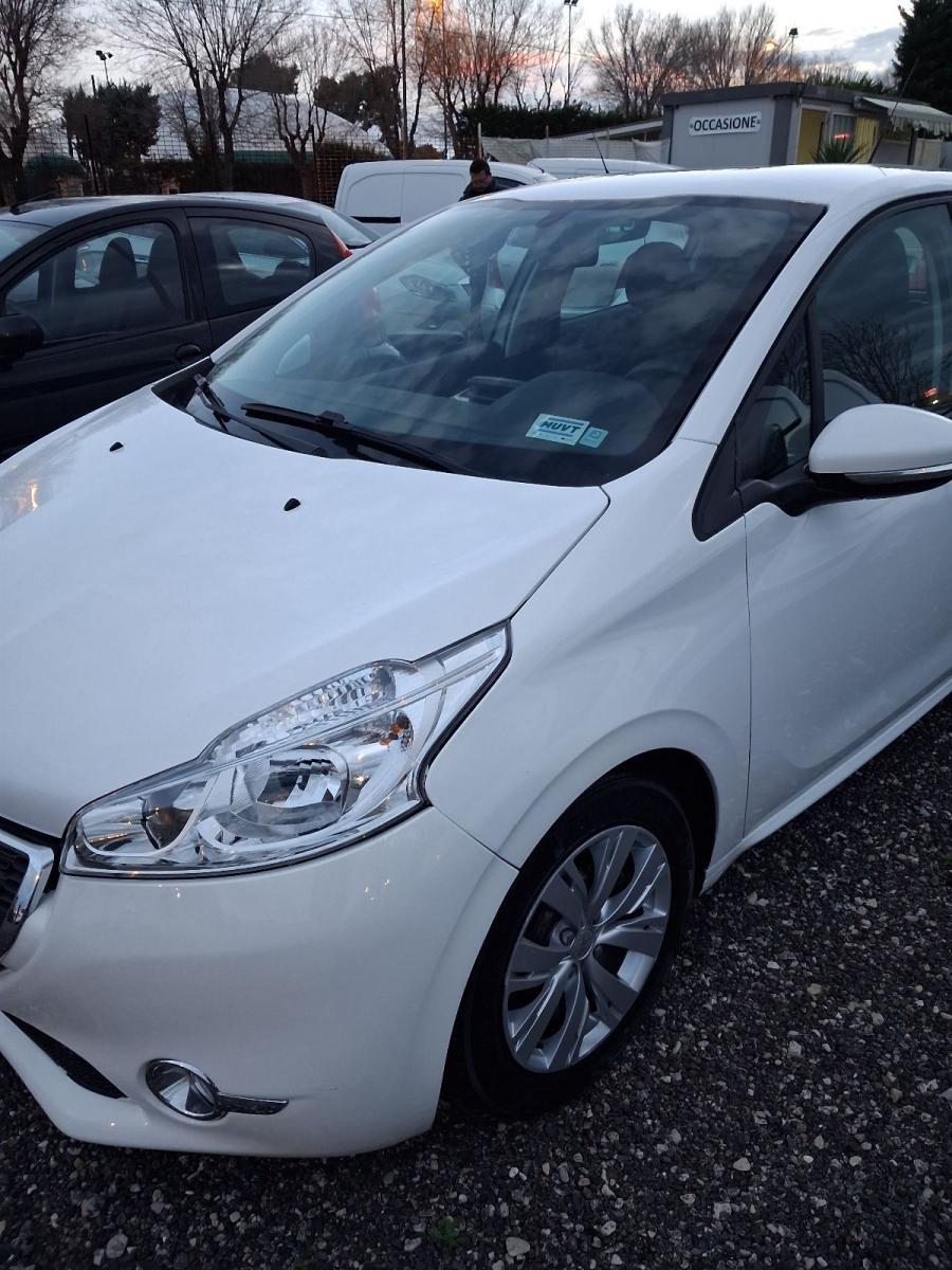 PEUGEOT - 208 - 1.4 HDi 68 CV 5p. Allure