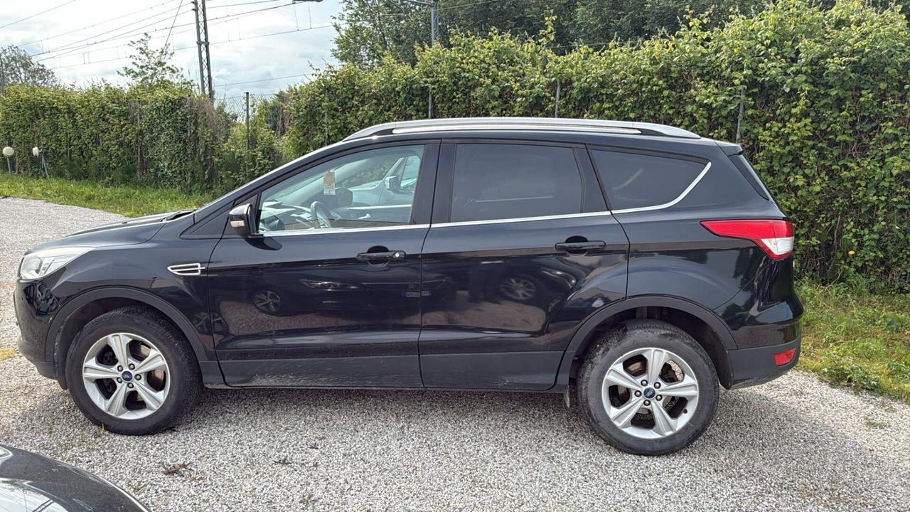 Ford Kuga 2.0 TDCI 120 CV S&S 2WD Titanium