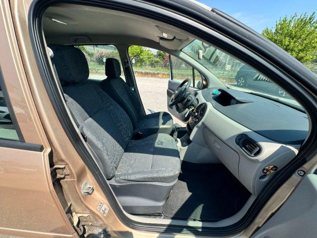 RENAULT Modus 1.2 16V Confort Privilège