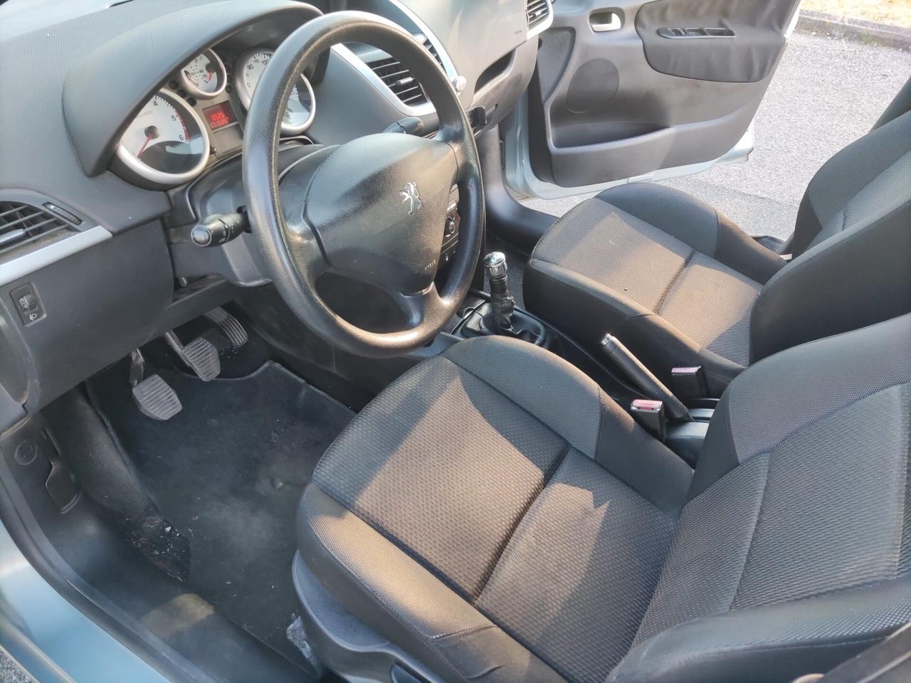 Peugeot 207 1.4 HDi ok neopatentati. Energie Sport