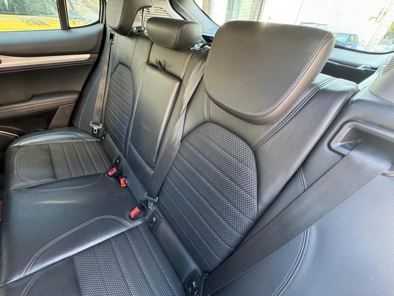 Alfa Romeo Stelvio 2.2 Turbodiesel 180 CV AT8 RWD Business