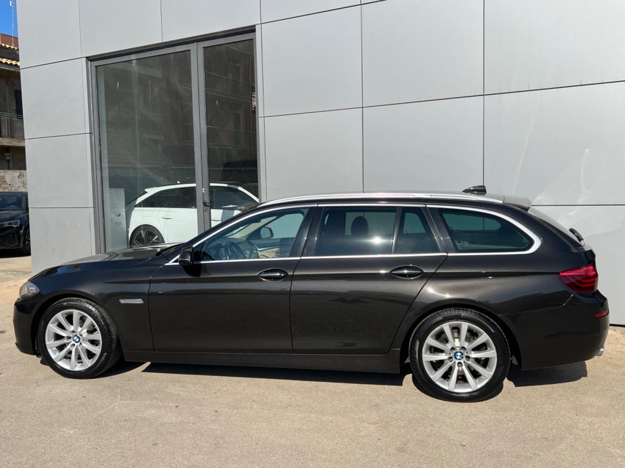 Bmw 520 520d Touring Business - anno 2016 - prezzo €14.900