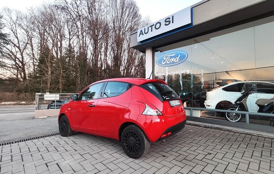 Lancia Ypsilon 1.0 FireFly 5 porte S&S Hybrid Ecochic Silver