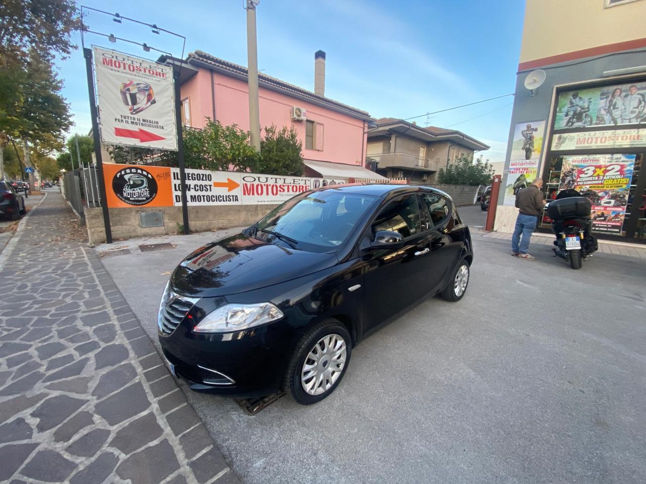 Lancia Ypsilon 1.2 69 CV 5 porte S&S Platinum