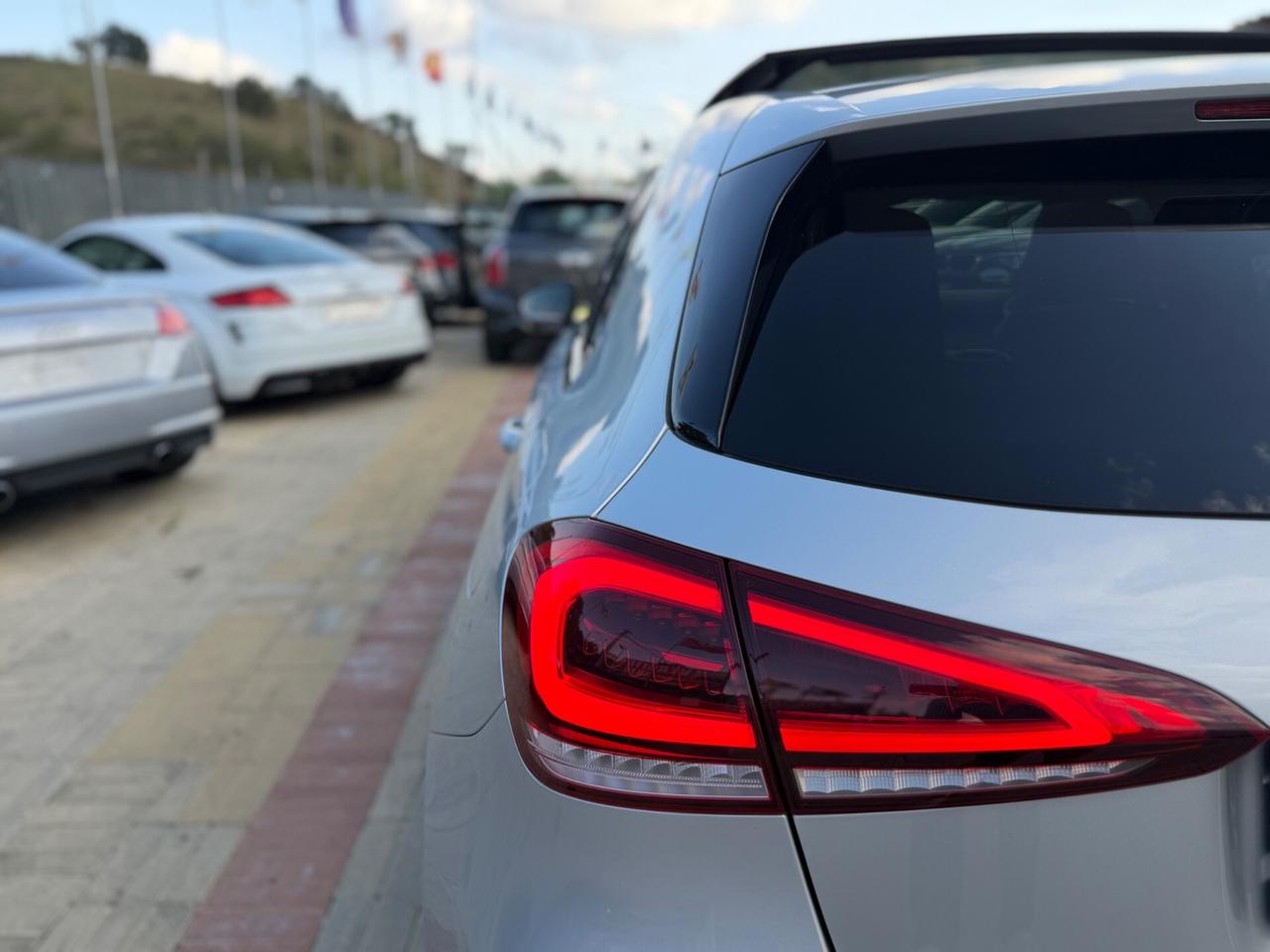 Mercedes-benz A 200 Premium AMG Tetto panoramico / Night / Led / Alcantara