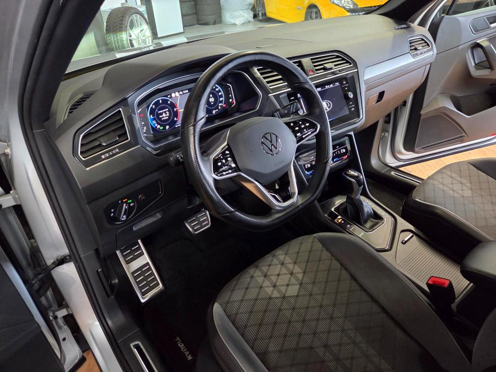 Volkswagen Tiguan 2.0 tdi R-Line 150cv dsg