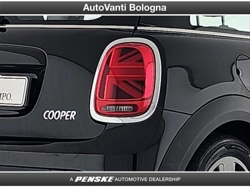 MINI Mini Mini 3p 1.5 Cooper Essential Premium Mid Package auto