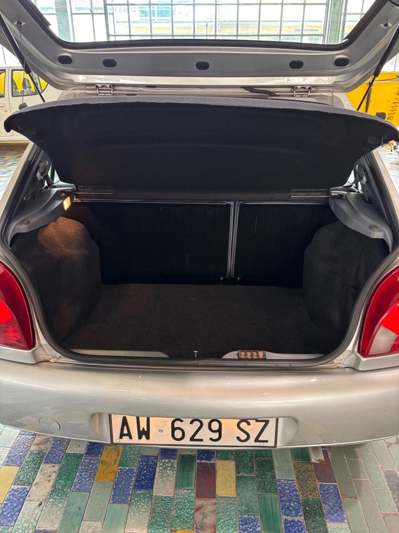 Ford Fiesta 1.2i 16V cat 5 porte Ghia