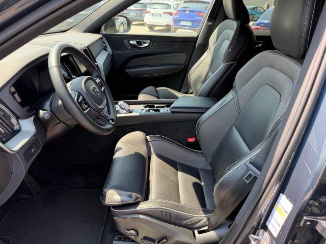 VOLVO XC60 B4 (d) AWD automatico Plus Dark