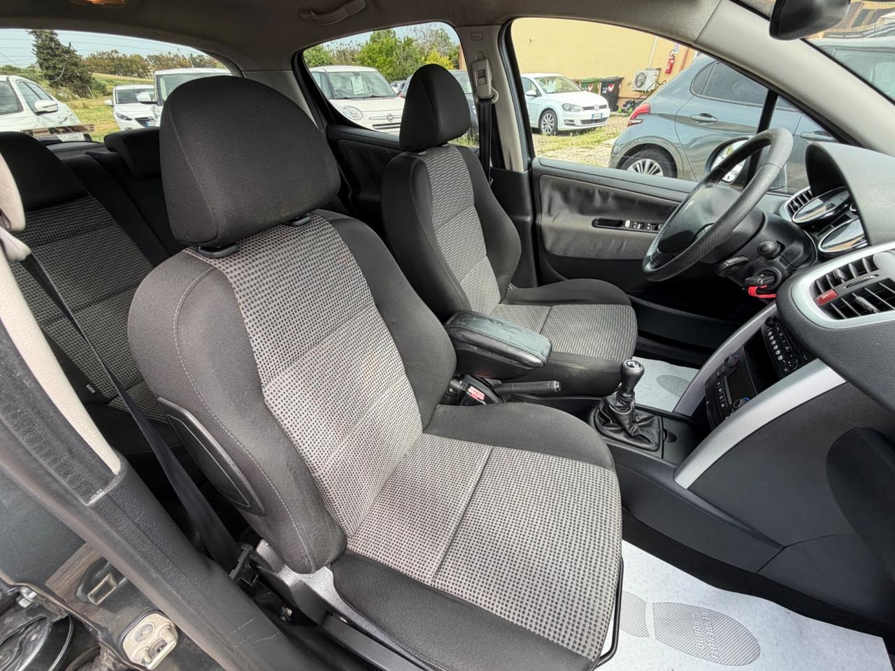 Peugeot 207 1.6 8V HDi 93CV 5p. Allure 2011