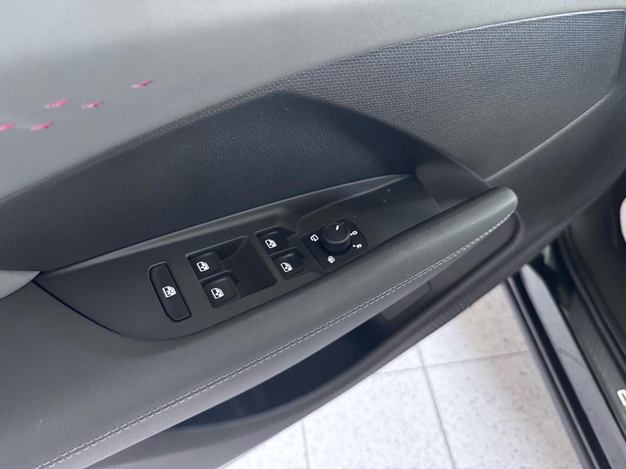 CUPRA Terramar 1.5 Hybrid DSG - MOONLIGHT DESIGN + PACK EDGE