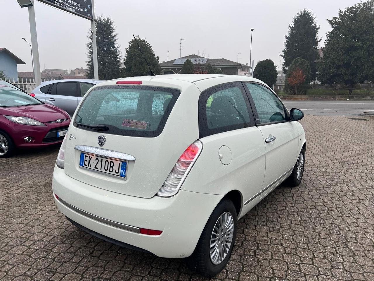 Lancia Ypsilon 1.3 MJT 75 CV Platinum