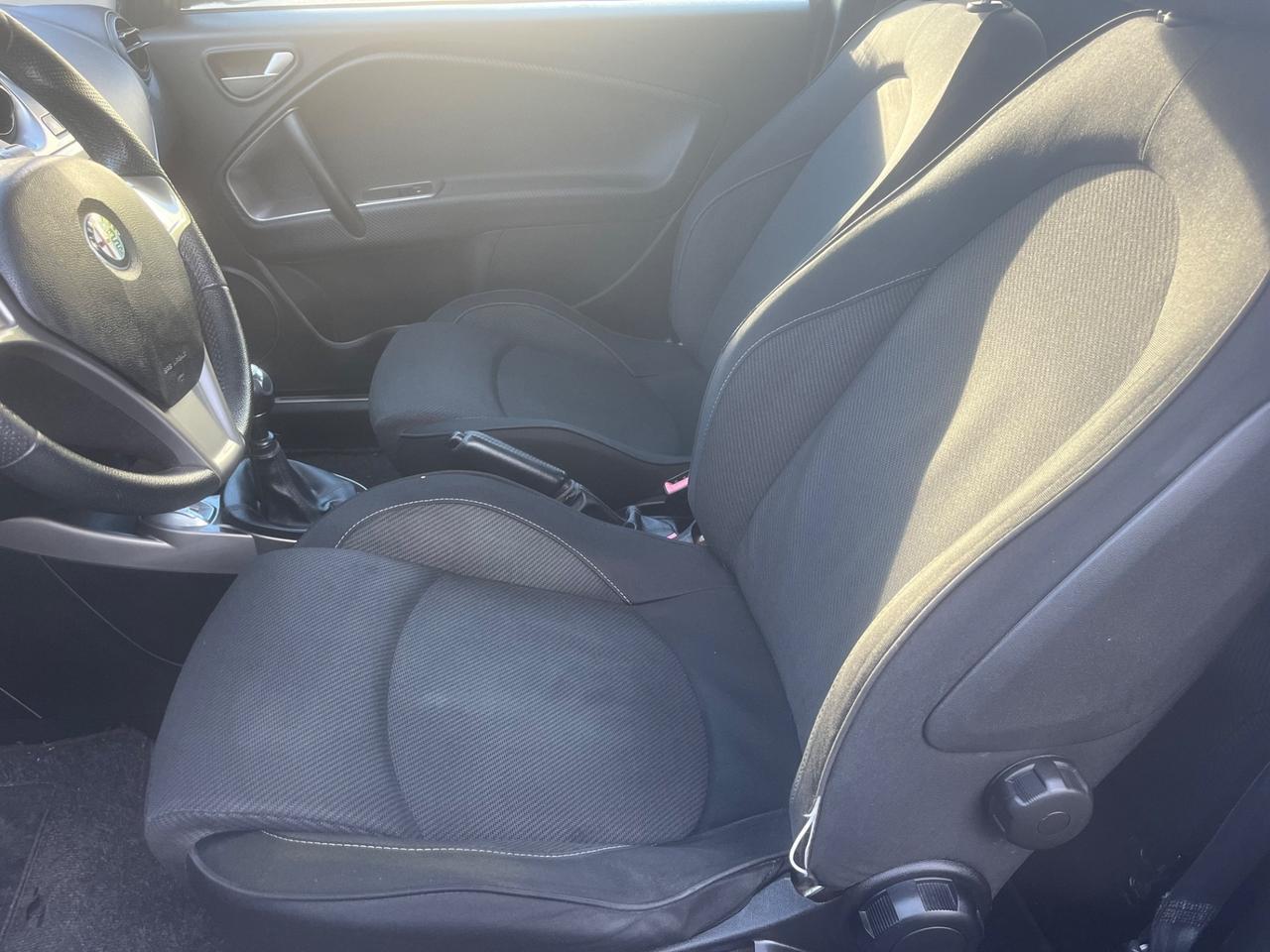 Alfa Romeo MiTo 1.4 78 CV Distinctive Premium Pack