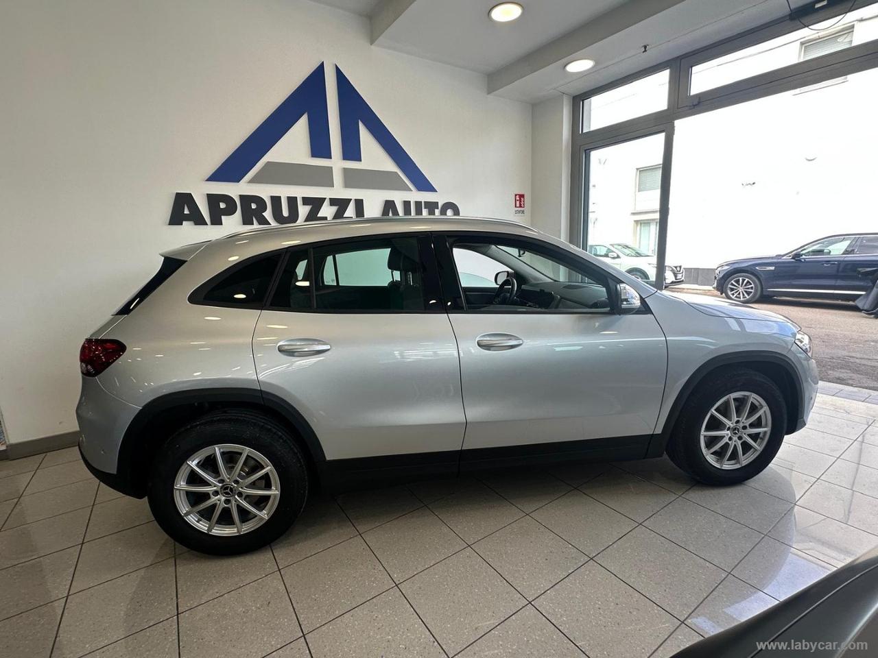 MERCEDES-BENZ GLA 200 d Automatic Business Extra