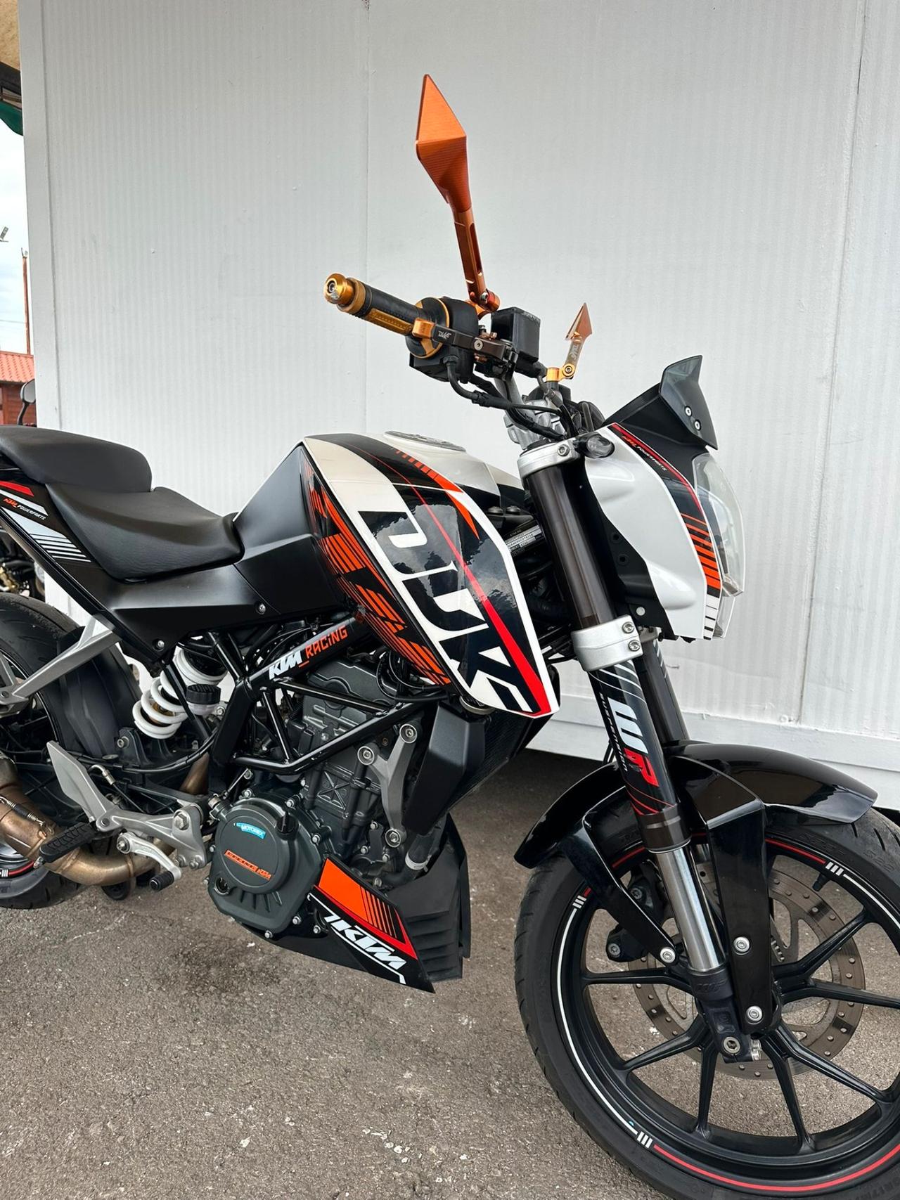 Ktm 125 Duke akrapovic