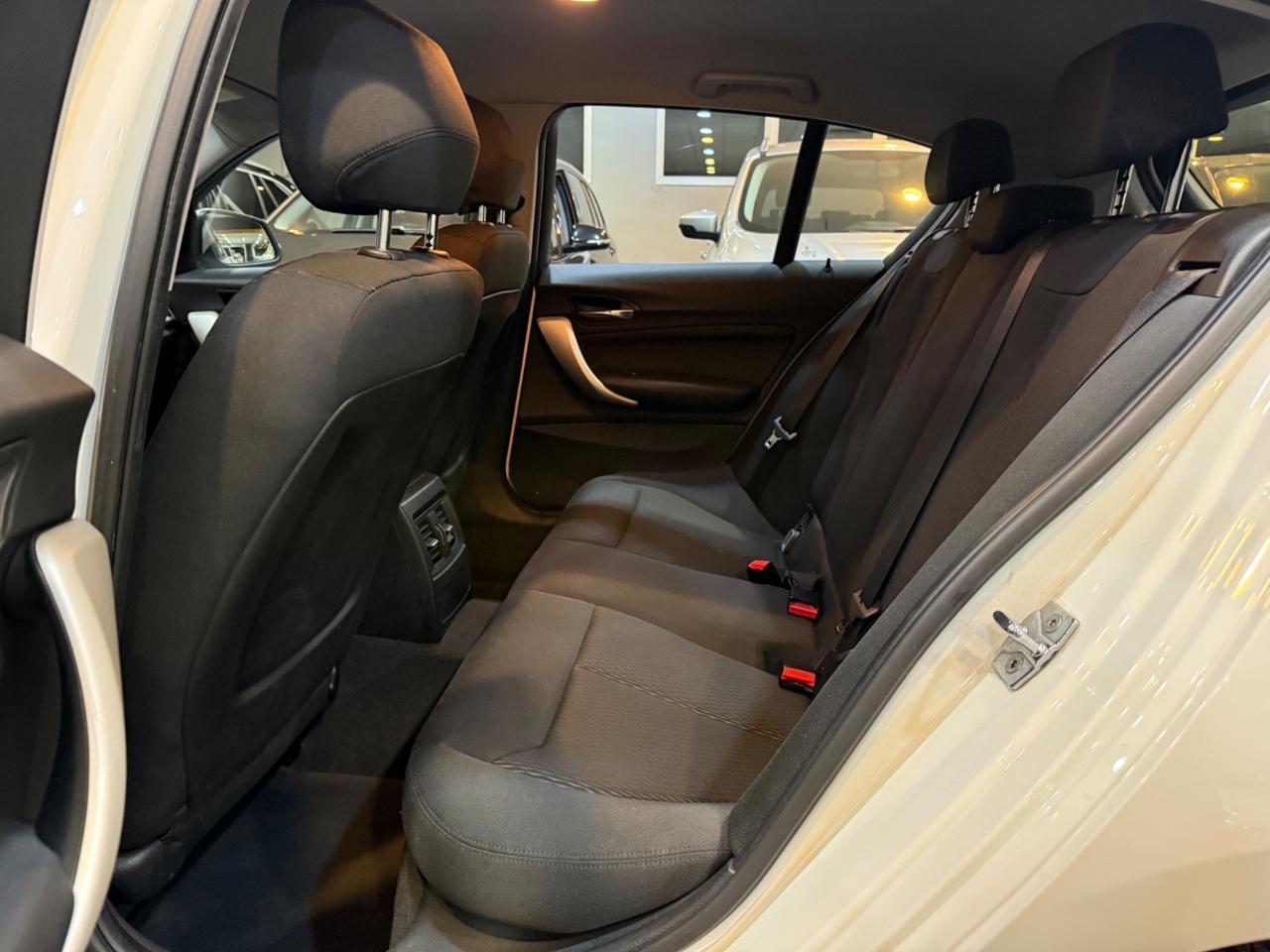 Bmw 116 116i 5p. Urban