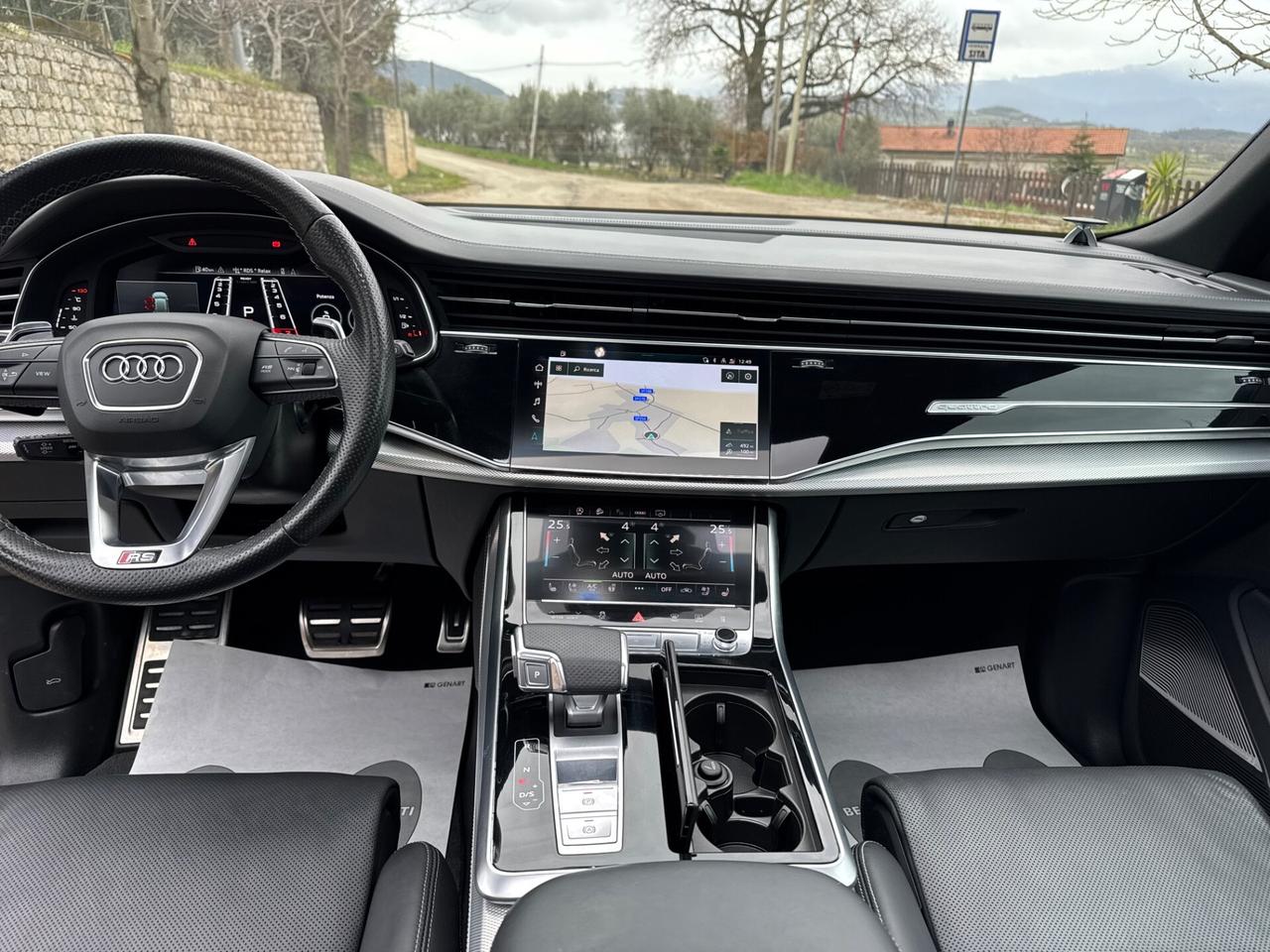 Audi Q8 RS TFSI V8 quattro tiptronic