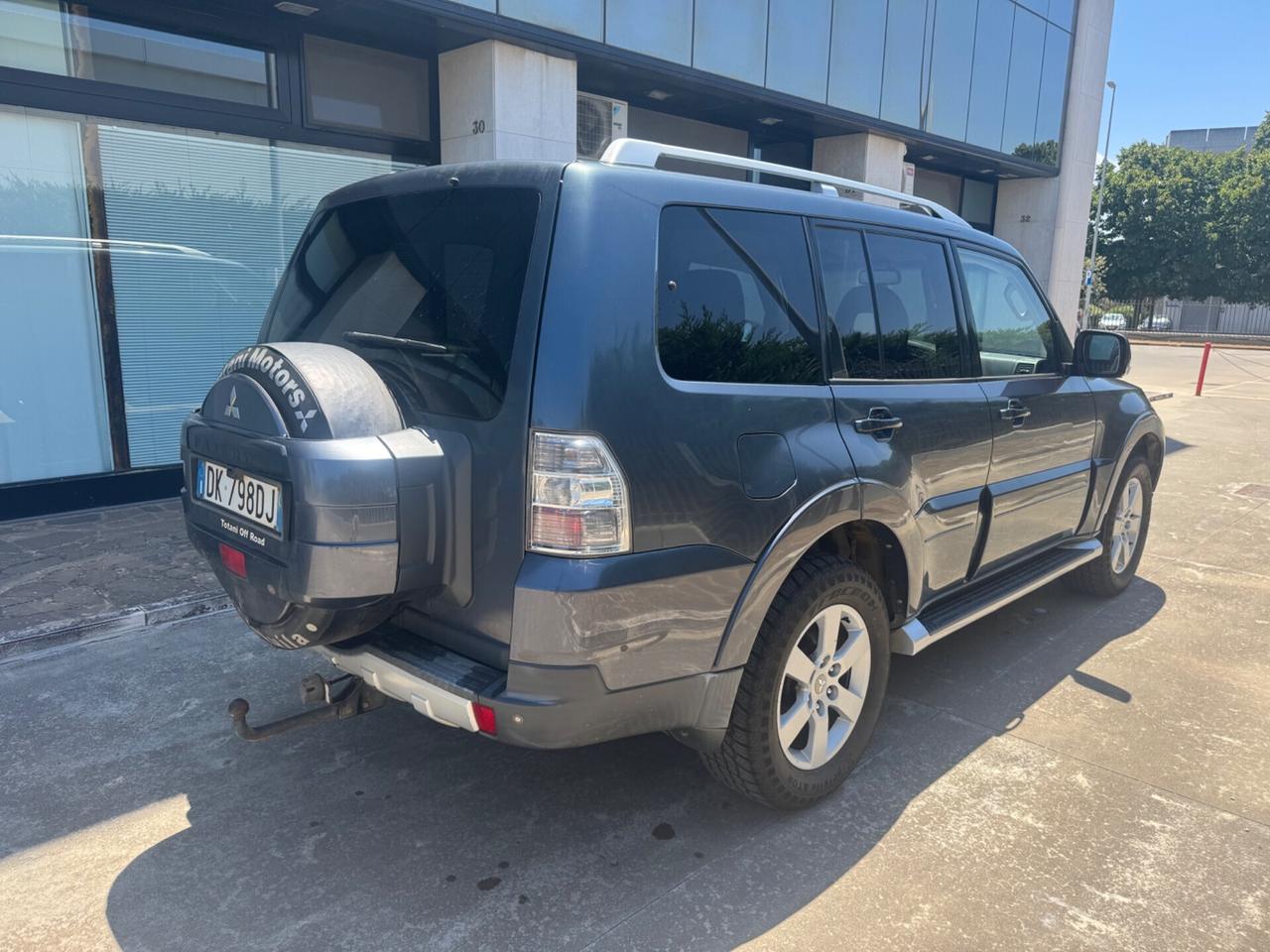 Mitsubishi Pajero 3.2 DI-D manuale - Autocarro