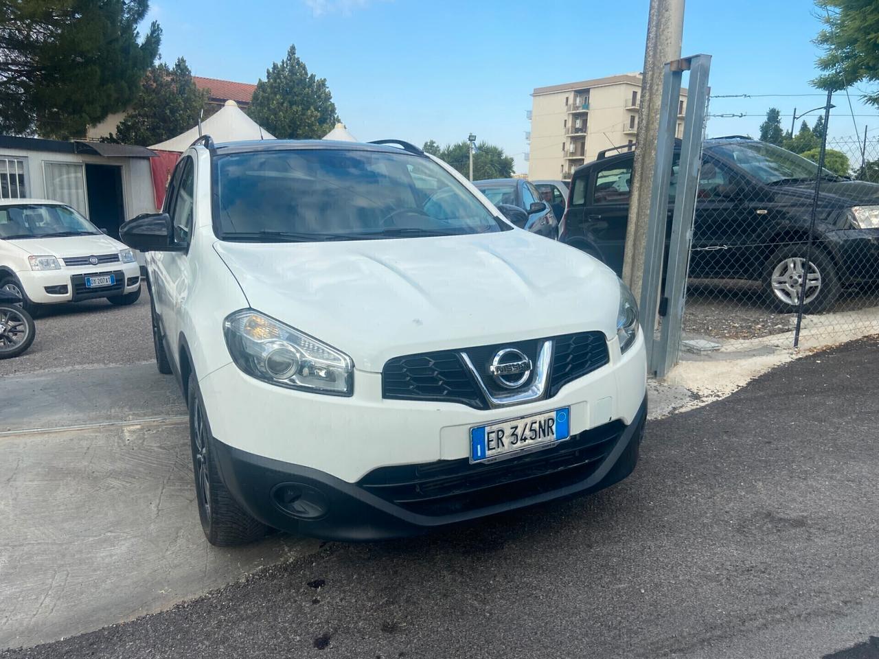 Nissan Qashqai 1.6 dCi Tekna (Tetto-Navi-Retro)