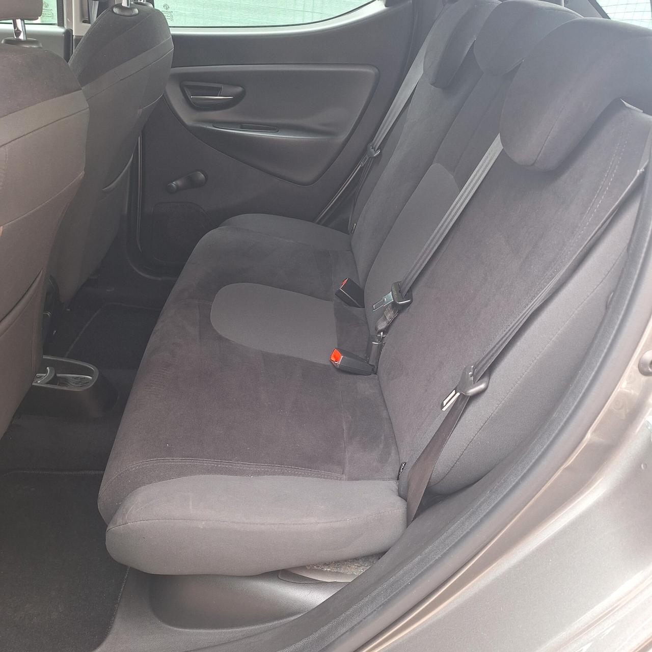 LANCIA YPSILON GARANZIA 12 MESI