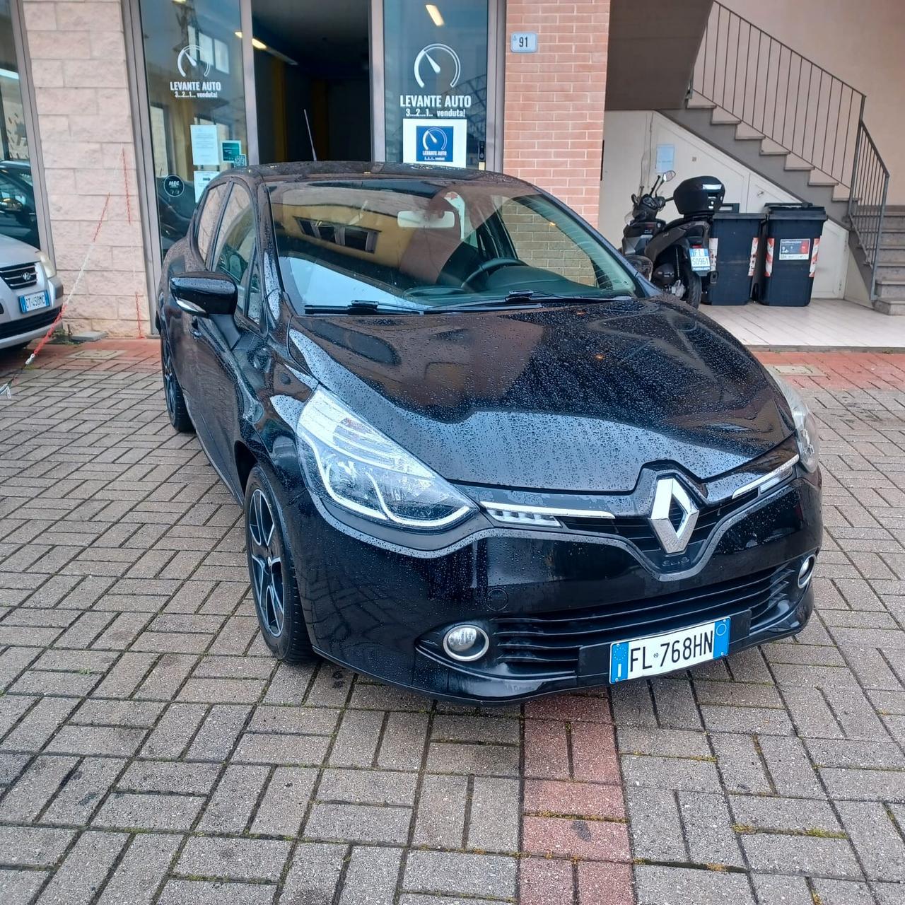 INDISTRUTTIBILE CLIO 1.5 EURO 6 PER NEOPATENTATI