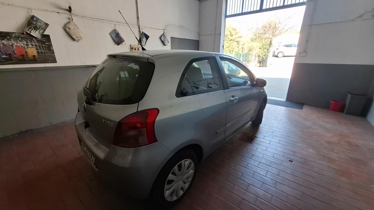 Toyota Yaris Verso 1.3i 16V cat Sol '03