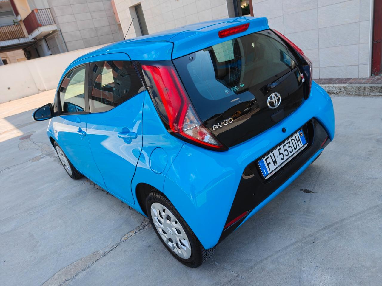 Toyota Aygo 1.0 VVT-i 72 CV 5 porte x-fun