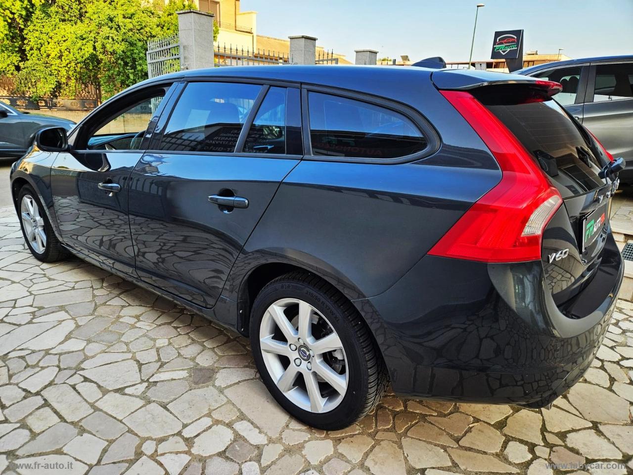 VOLVO V60 D3 Geartronic Summum
