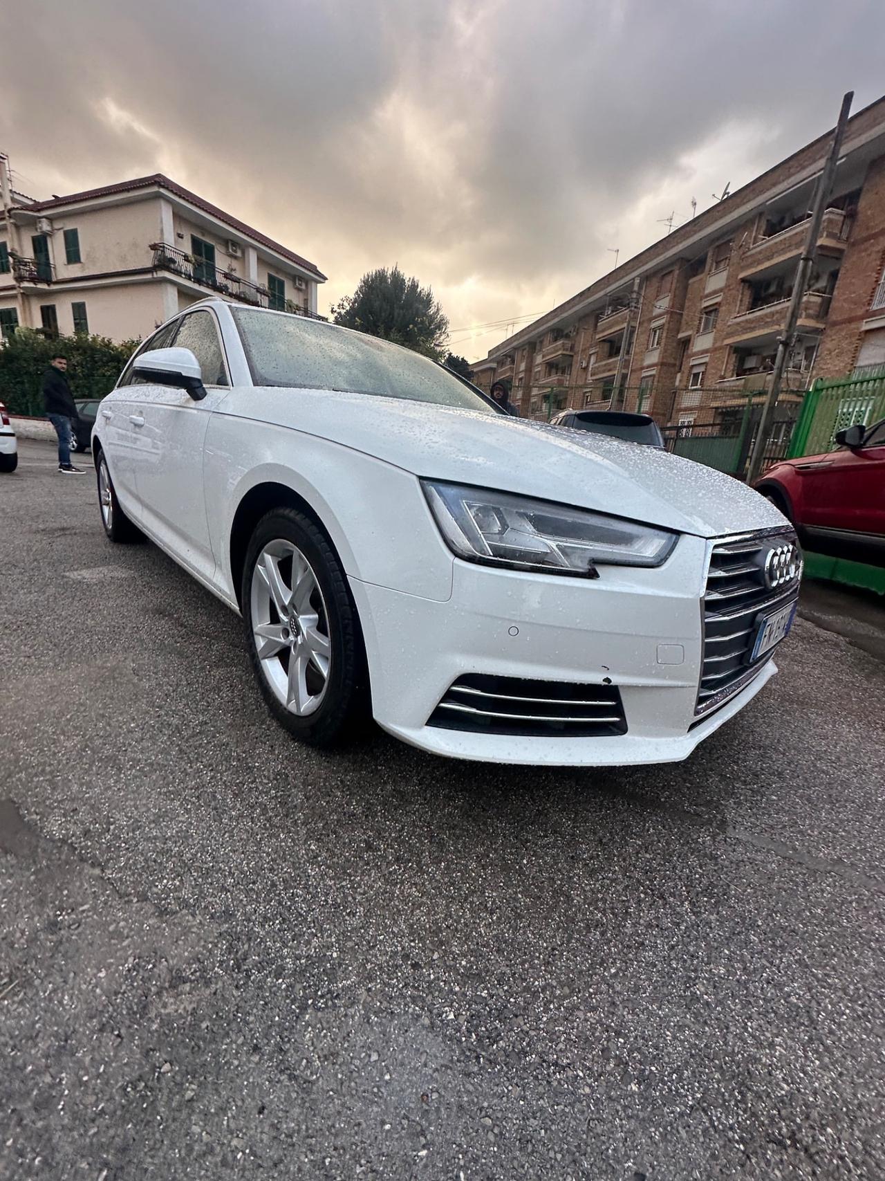 Audi A4 2.0 TDI 122 CV S tronic line edition