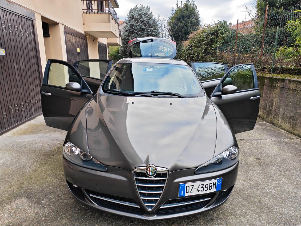 Alfa Romeo 147 1.6 BENZINA 105cv / Unipro / 153.000km